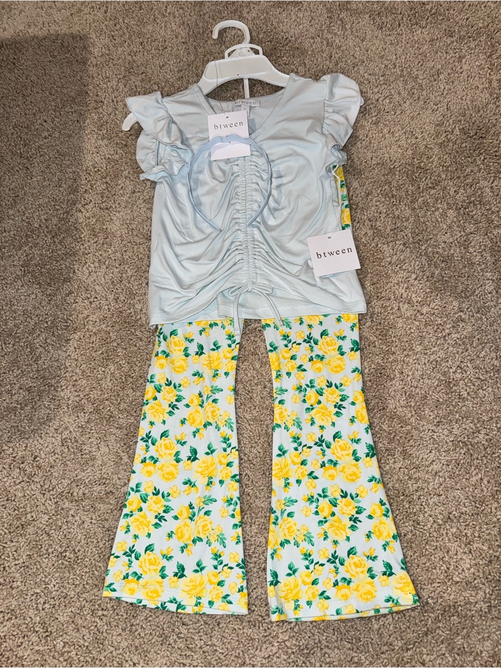 NWT btween Blue Ruched Top & Yellow Floral Bell Bottom Set Girls Size 5 - Picture 2 of 6